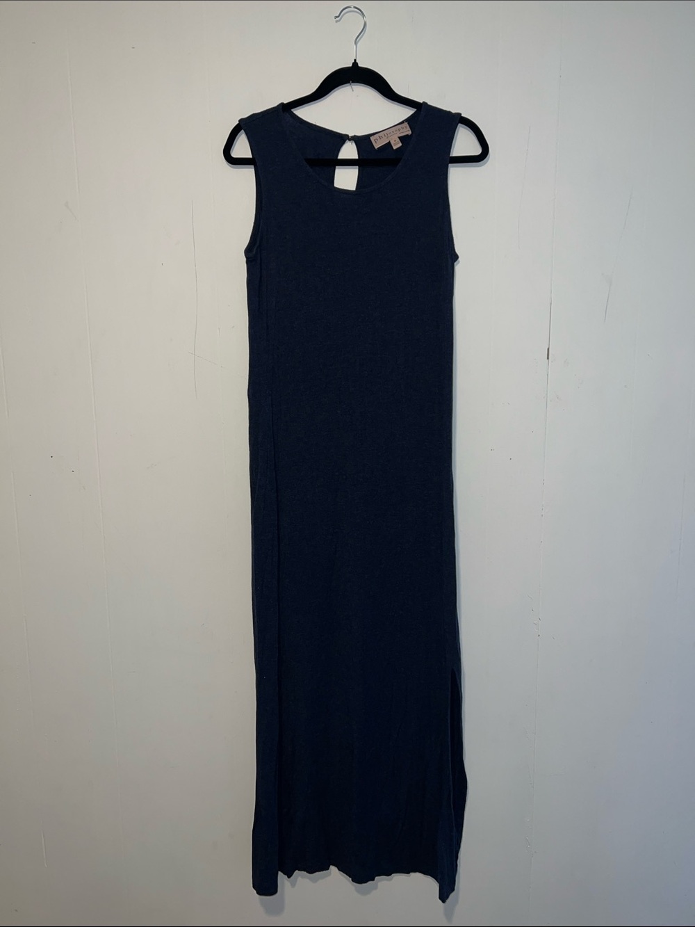 Sleek Navy Sleeveless Maxi Dress with Keyhole Back Size M 0904263
